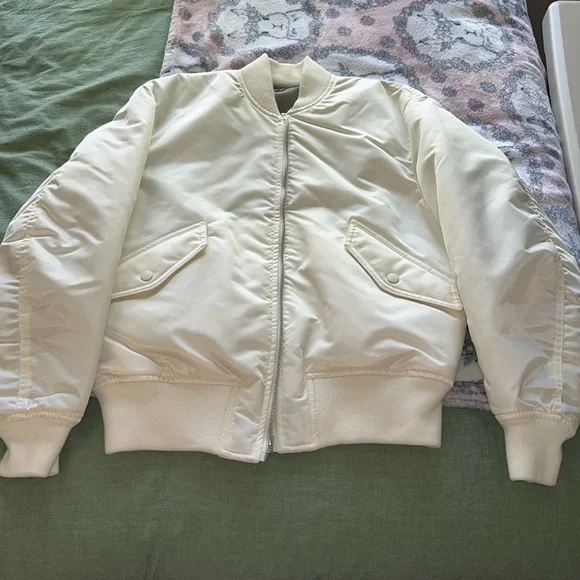 Uniglo reversible bomber jacket size medium - Picture 1 of 3